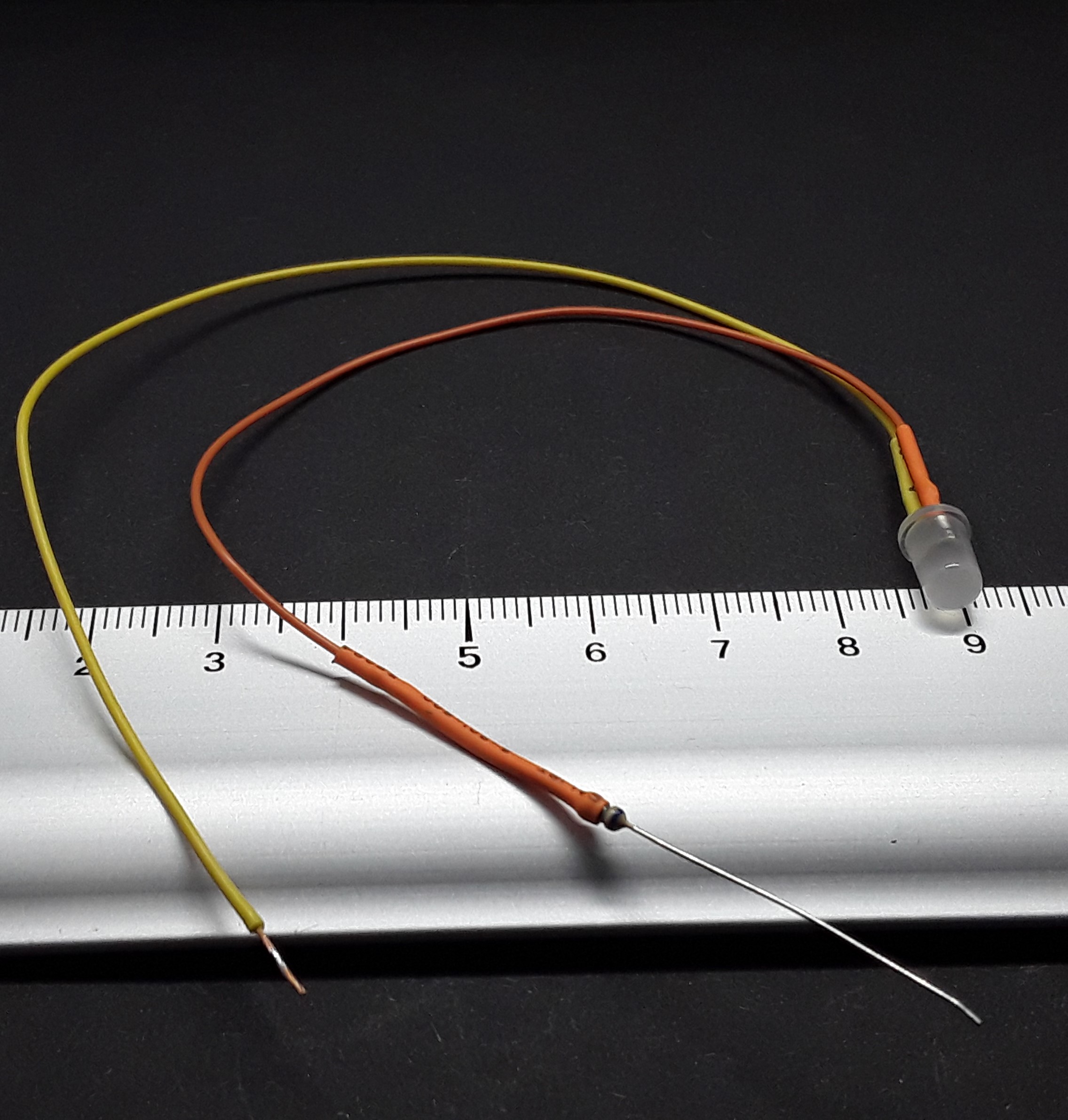 5X LED 5mm Jaune KINGBRIGHT L-1503YD 5-20mcd 60° Convexe Sans Bride