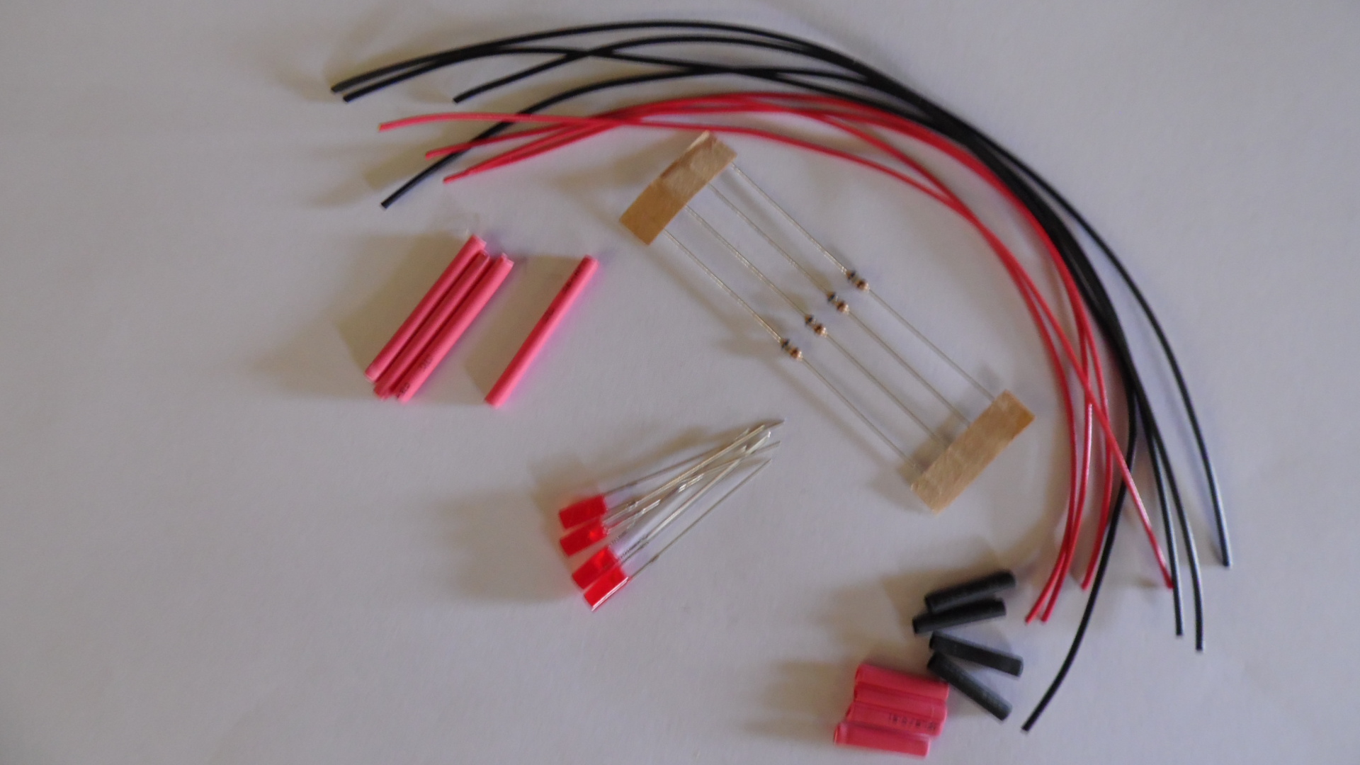 SeKi Lot De 10 LED 3mm Blanc Chaud 3000K - Avec Résistance Intégrée Et Câble 20cm - 5V Ready To Use